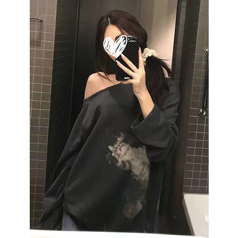 休闲美式慵懒风猫咪印花斜肩露肩长袖T恤女秋季宽松显瘦百搭上衣
