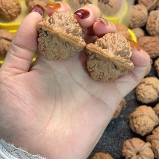 文玩核桃吊坠6核尊