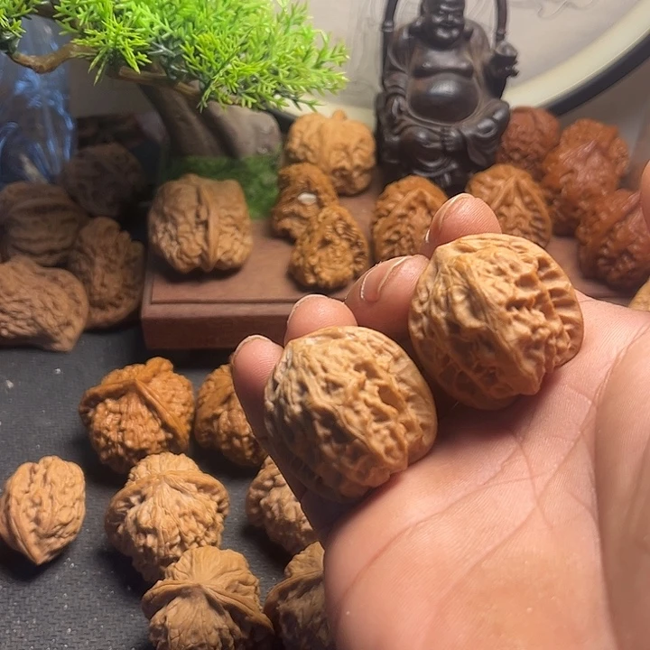 文玩核桃吊坠33野狼