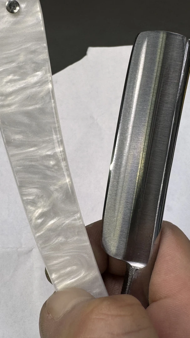 老式剃刀已开刃，收到后即用即荡，磨刀石用10000目出锋即可
