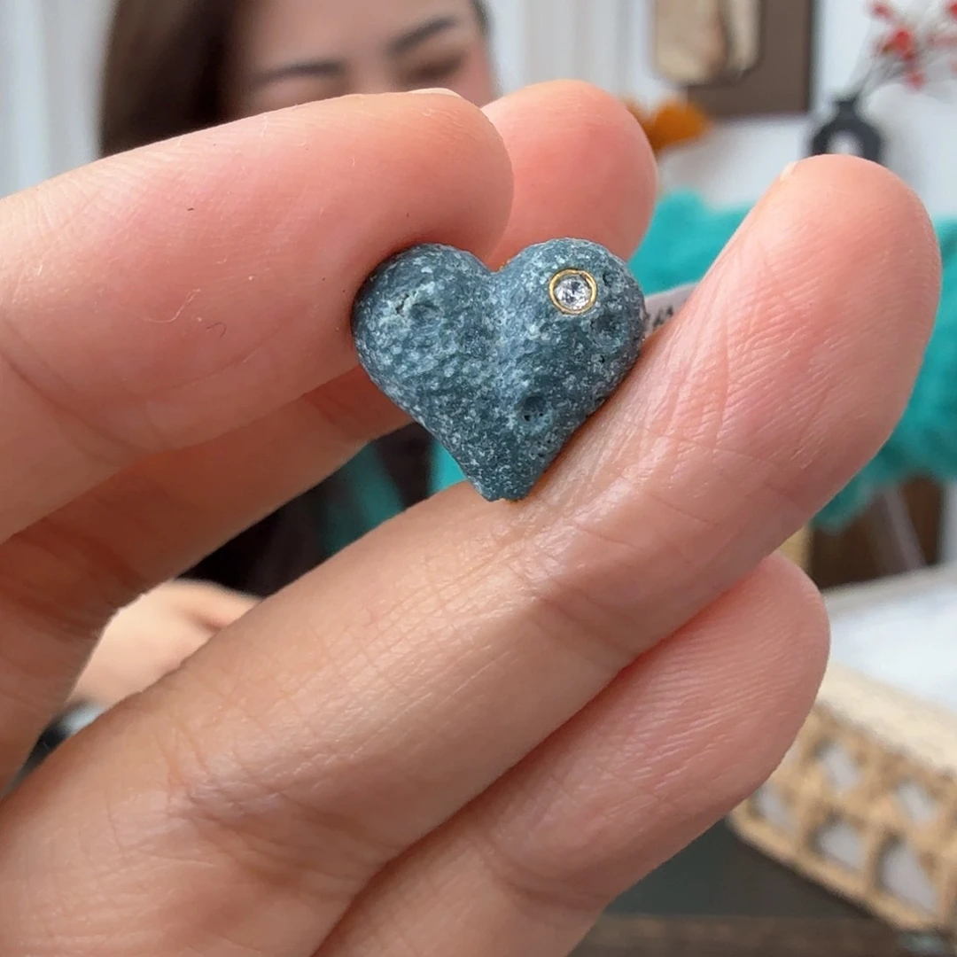 绿松石未镶嵌挂件