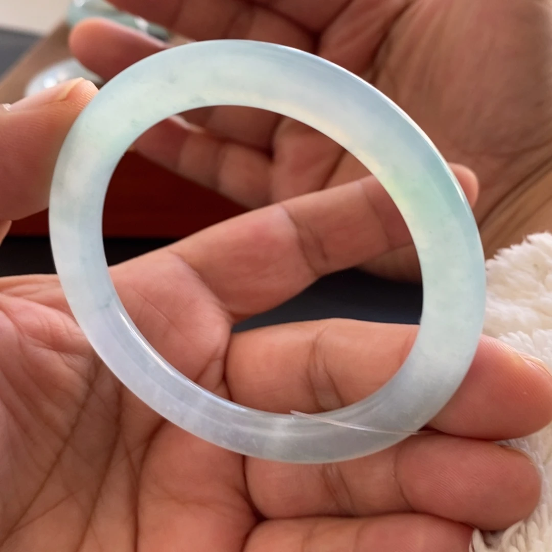 翡翠未镶嵌手镯（圆镯）天然翡翠手镯