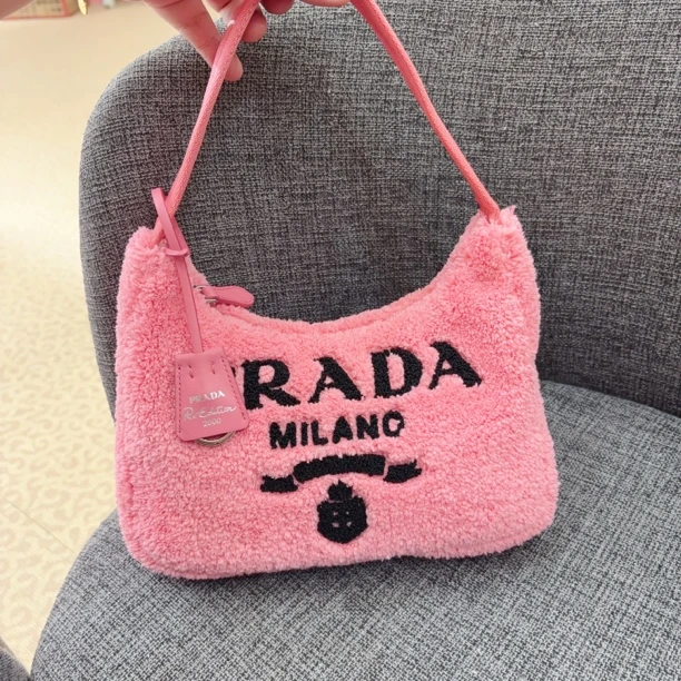 99新 Prada/普拉达 99新没用过 前几天刚买的