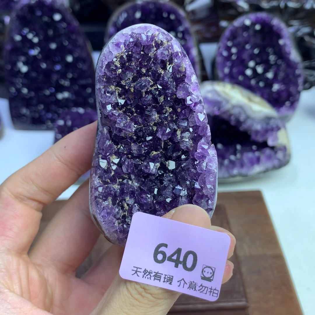 未镶嵌水晶大型摆件（非配饰）
