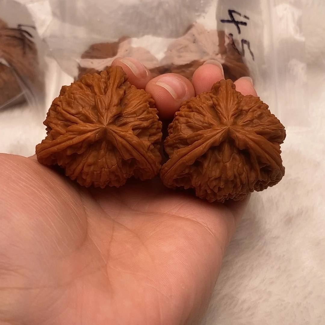 ****难吊坠文玩核桃三棱