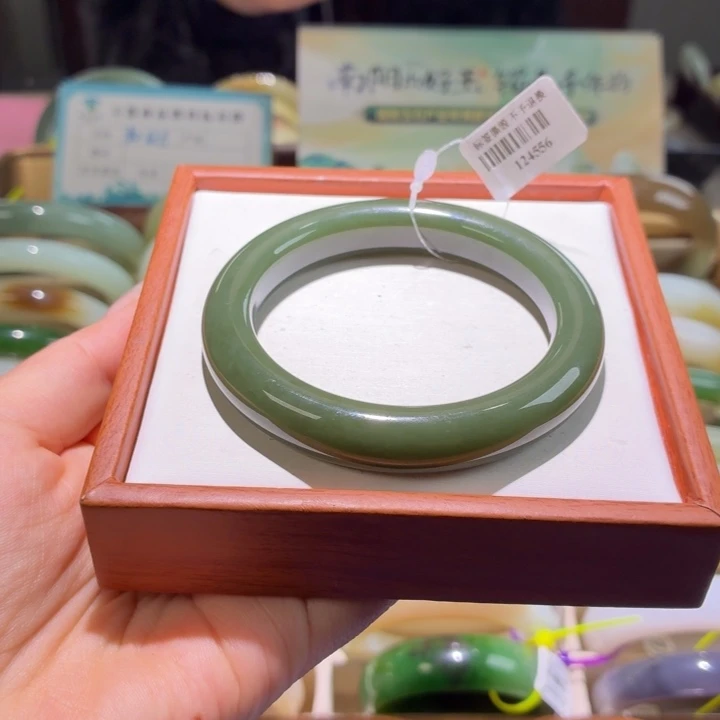 和田玉未镶嵌手镯54