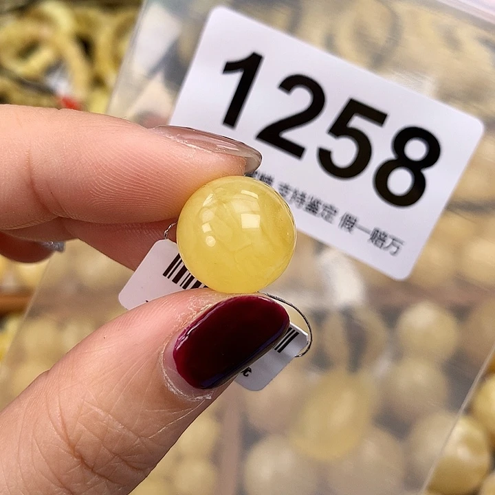 琥珀未镶嵌珠宝奇石15