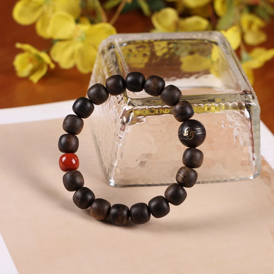 沉香【揽香集】- 沉水越南芽庄留疤老白棋1.0桶珠单圈设计款