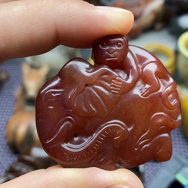 未镶嵌蛇纹石玉颈饰