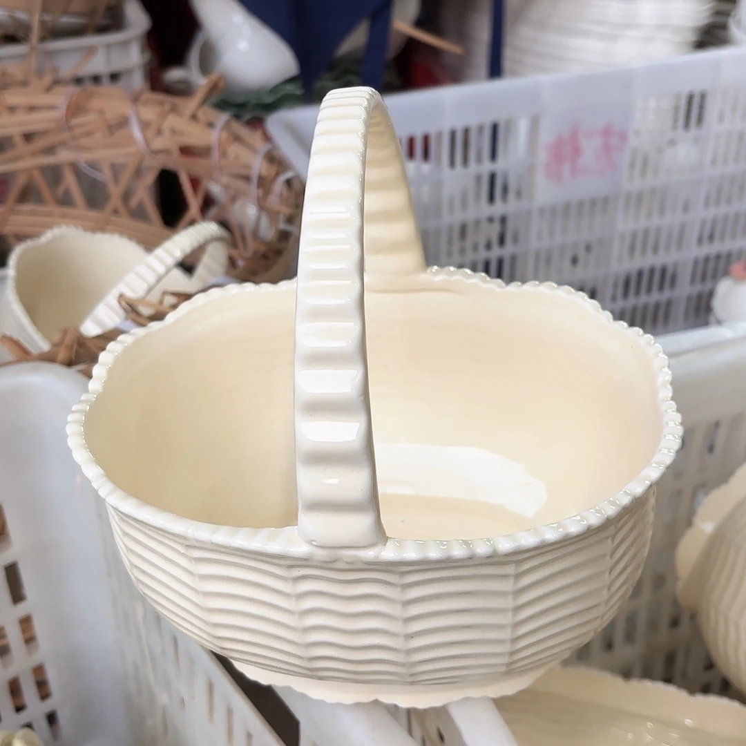 盘象牙黄手提微瑕产品介意勿拍………