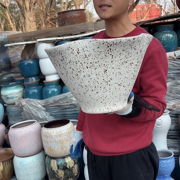 高度23厘米口35厘米