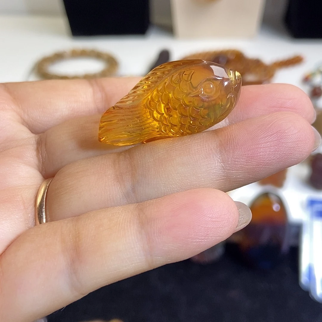 未镶嵌颈饰琥珀缅甸天然琥珀吊坠