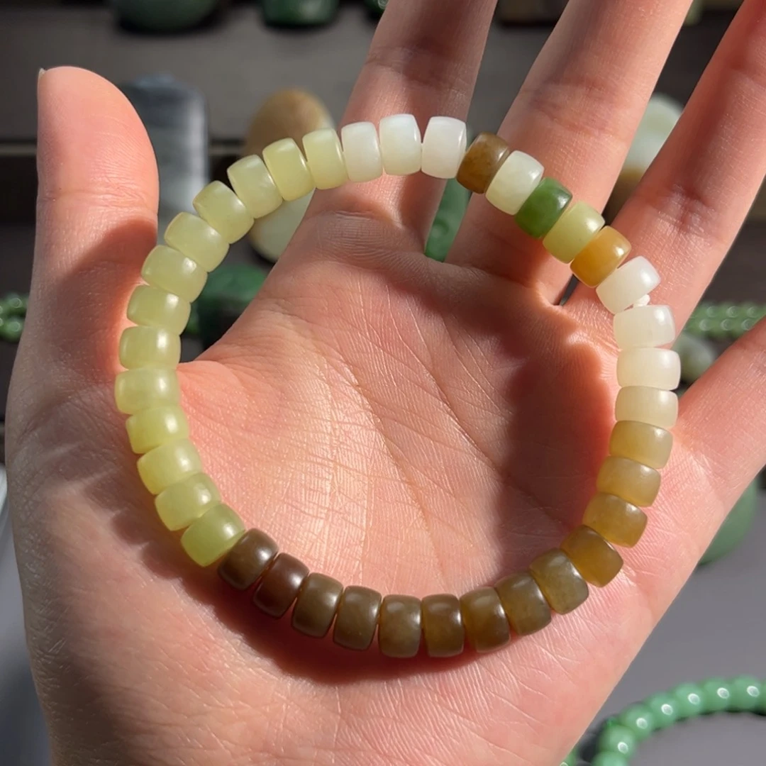 和田玉未镶嵌颈饰打**帅