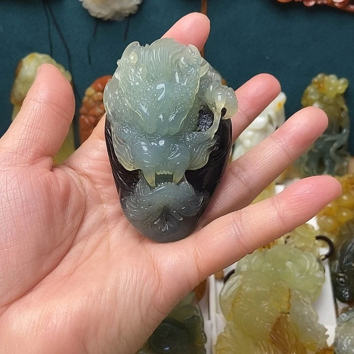蛇纹石玉合金颈饰