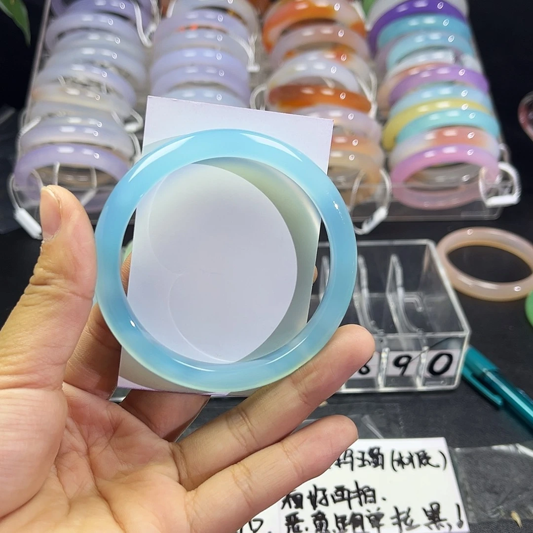秦***徉手镯玛瑙/玉髓未镶嵌