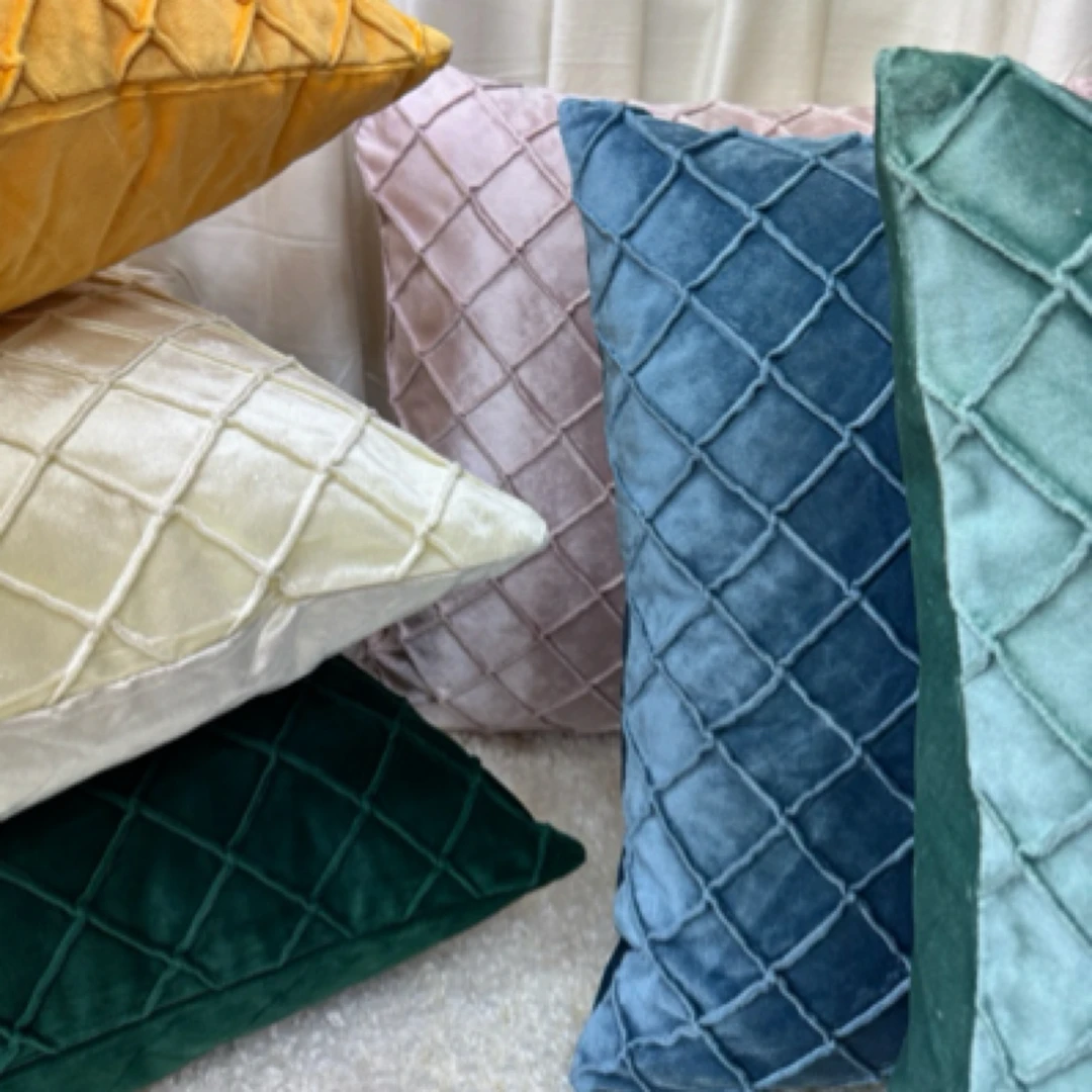 北欧纯色天鹅绒超柔菱形格抱枕客厅沙发靠枕