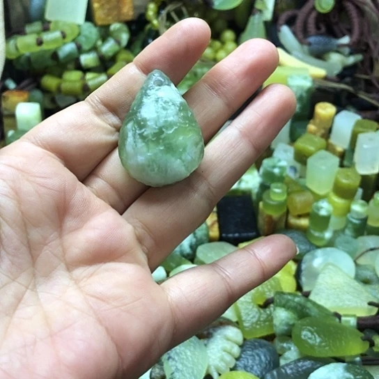 未镶嵌岫玉吊坠岫