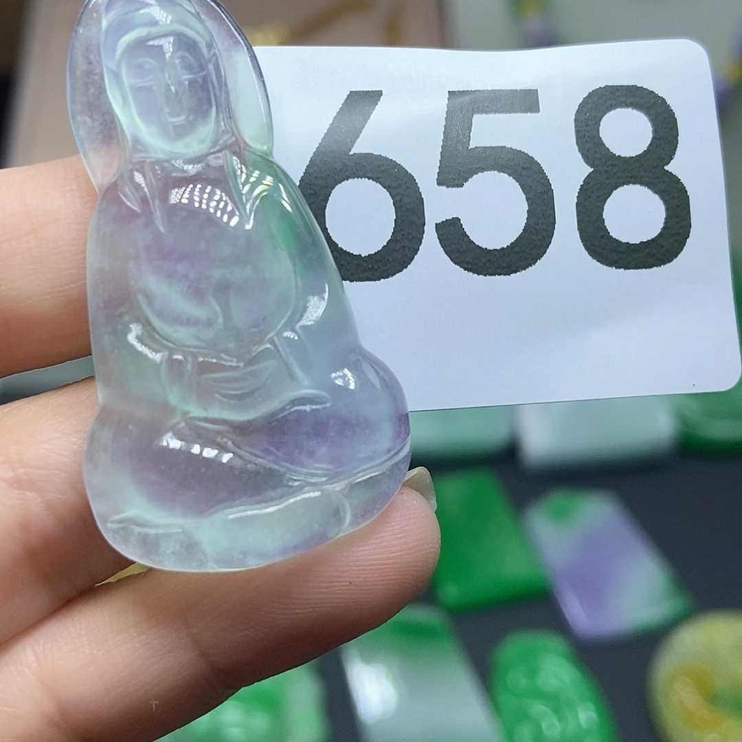 翡翠吊坠(赠链)未镶嵌