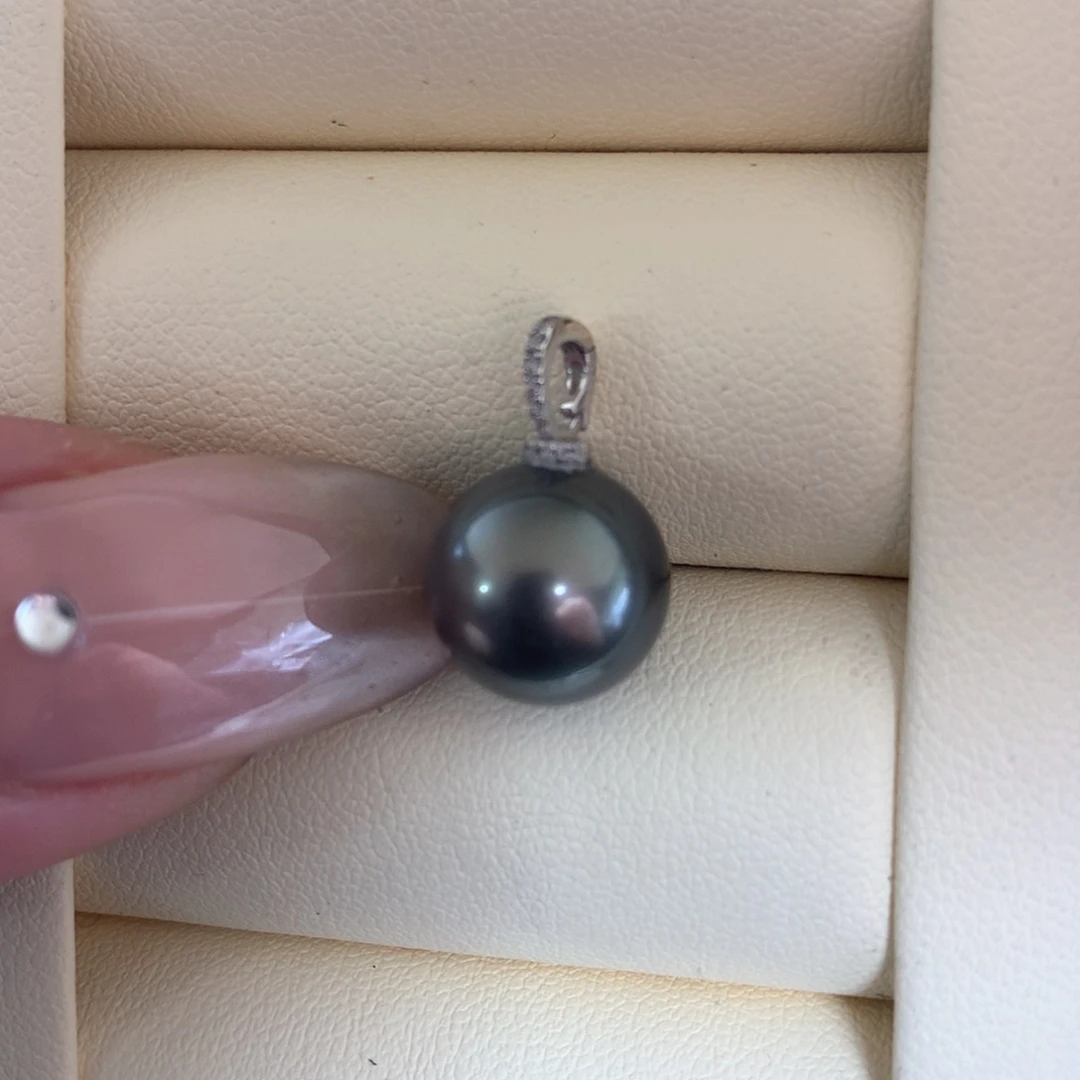 颈饰18K金镶嵌海水珍珠