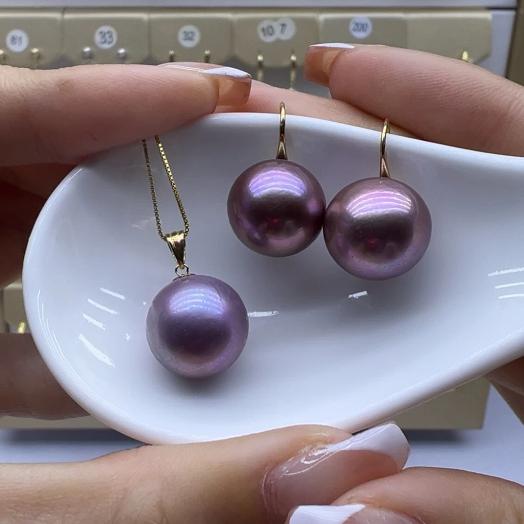 18K金镶嵌淡水珍珠吊坠(赠链)