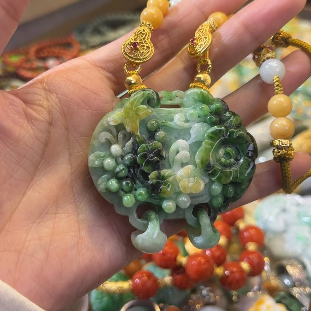 翡翠颈饰未镶嵌待编款