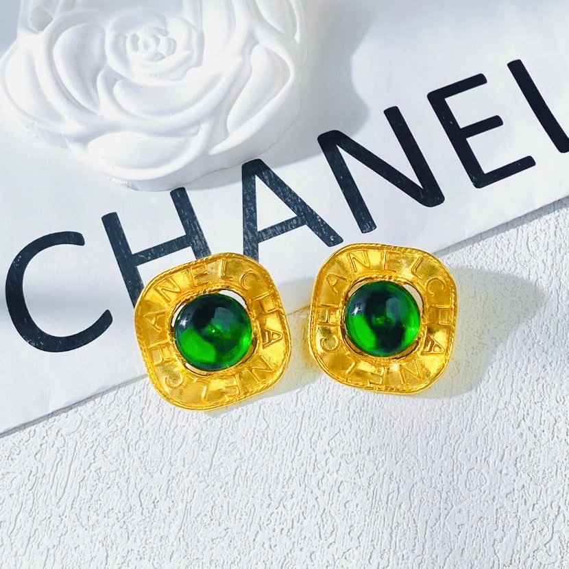 95新 Chanel/香奈儿 中古素金字母logo绿琉璃耳夹/M51125