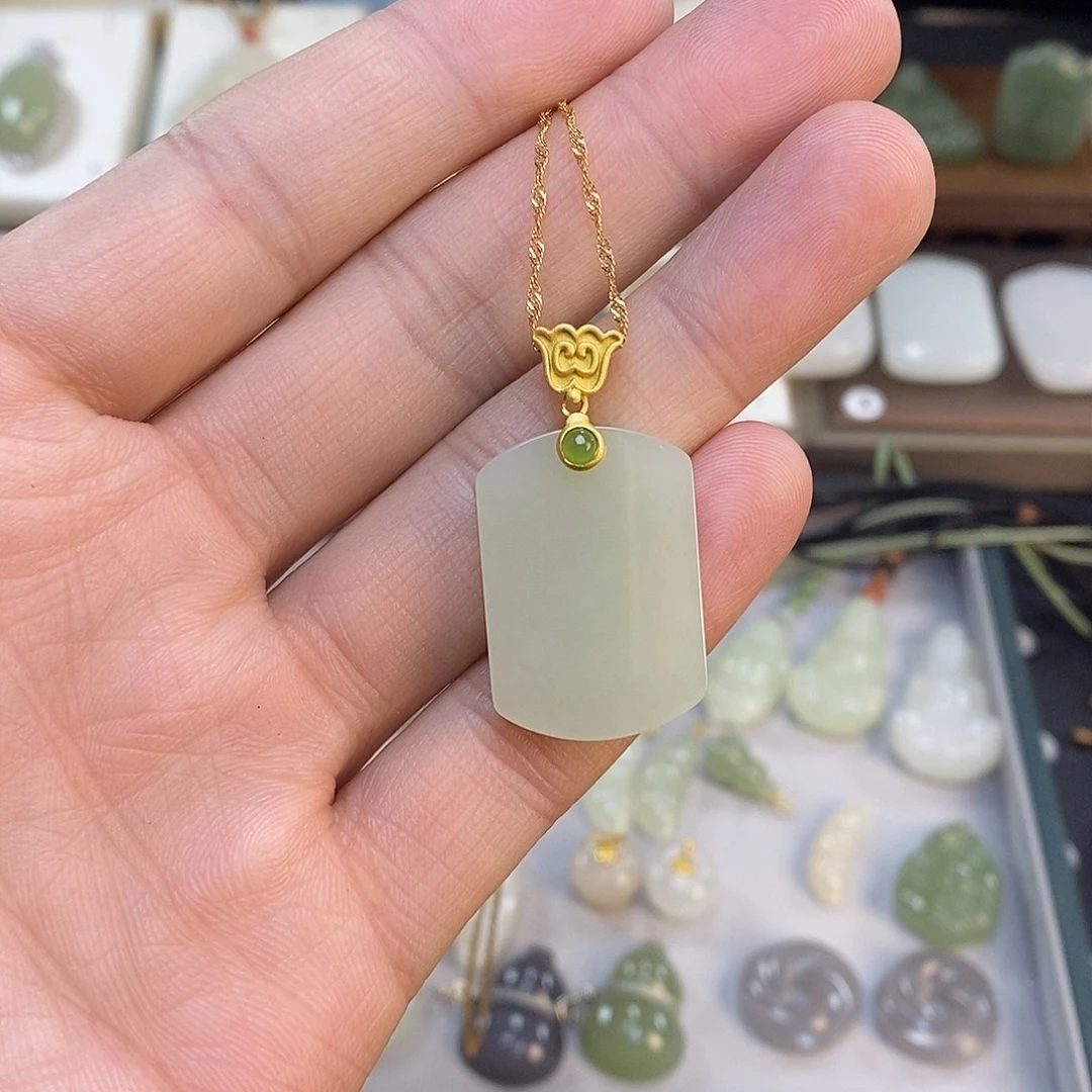 和田玉未镶嵌颈饰