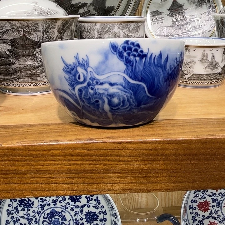 卜***菜青花点工龙纹卧足主人杯