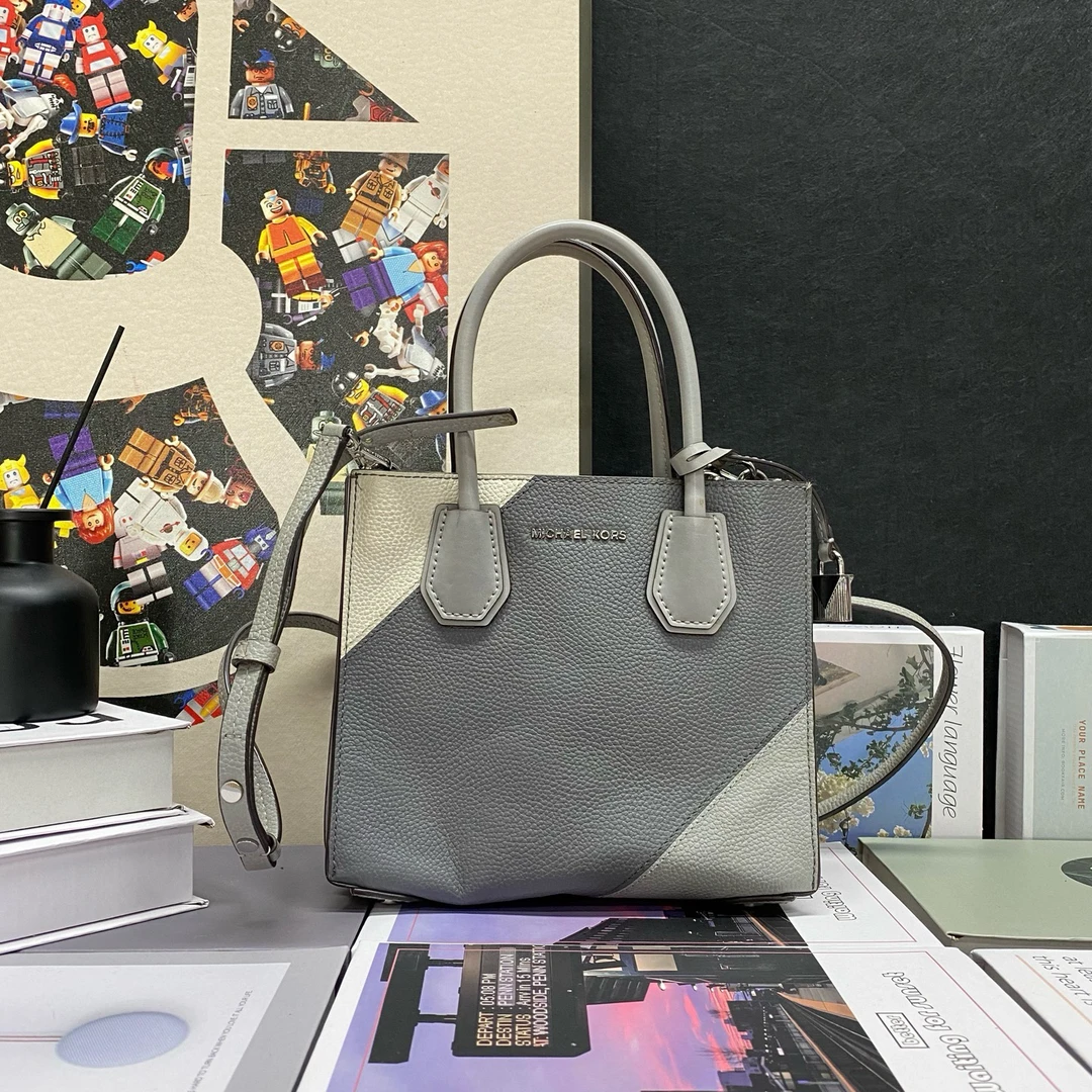 95新 MICHAEL KORS/迈克高仕 22259斜挎包21*19