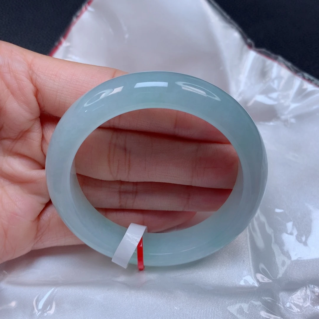 翡翠手镯未镶嵌天然