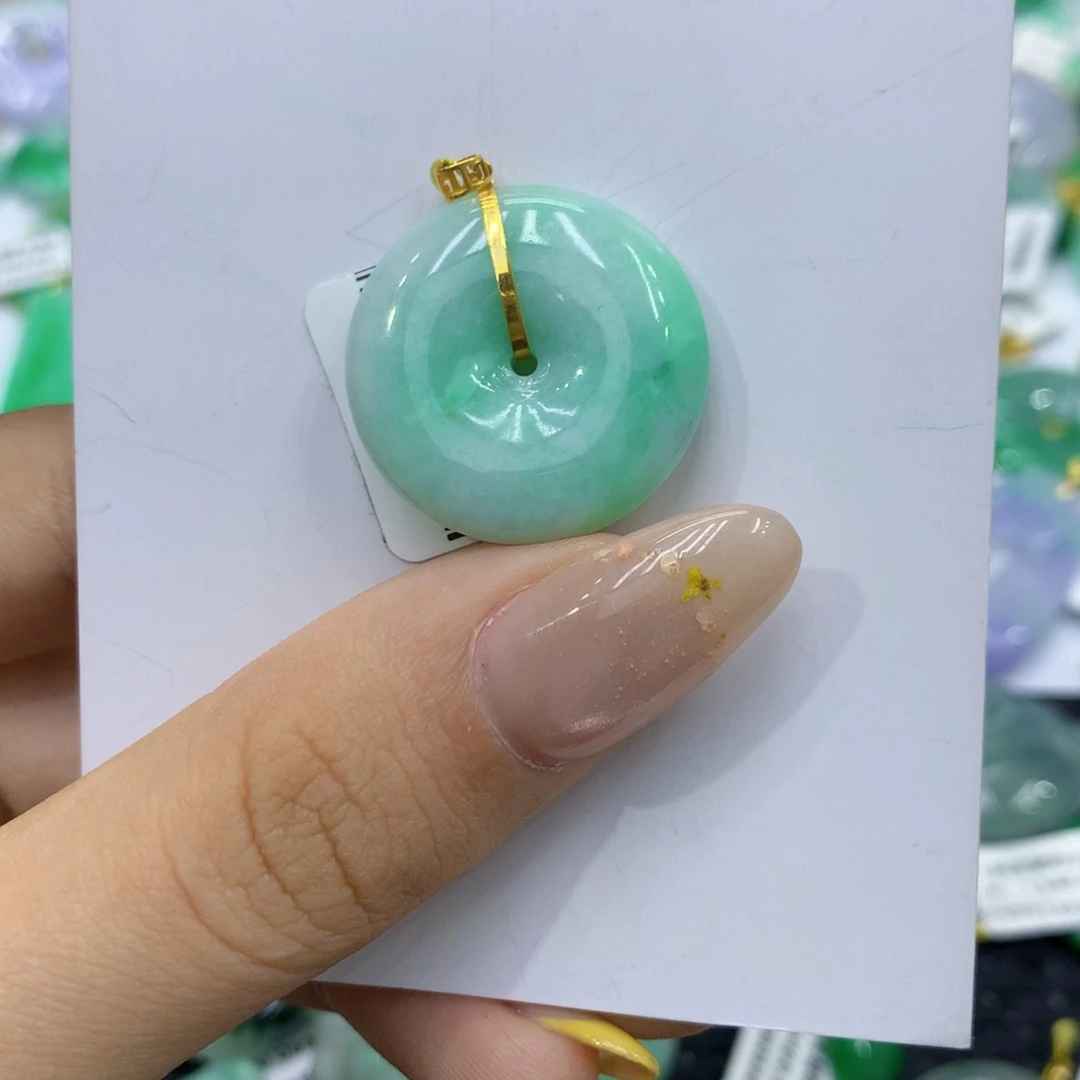 颈饰18K金镶嵌翡翠