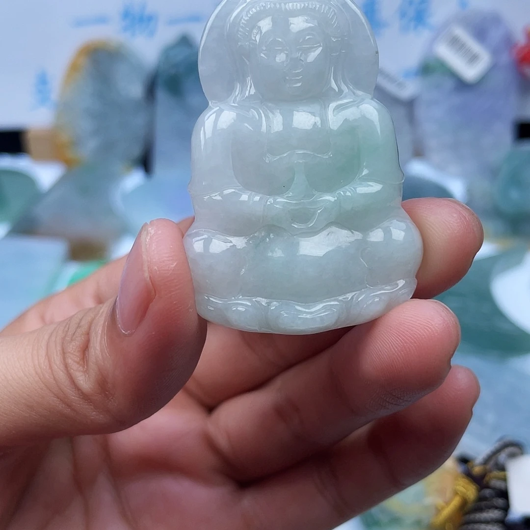 翡翠未镶嵌颈饰观音