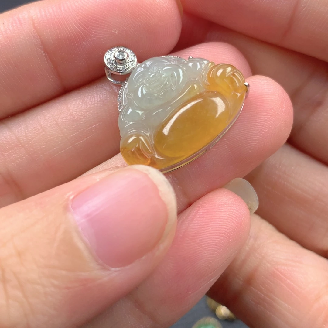 【闪购商品】翡翠18K金镶嵌颈饰如**形翡翠