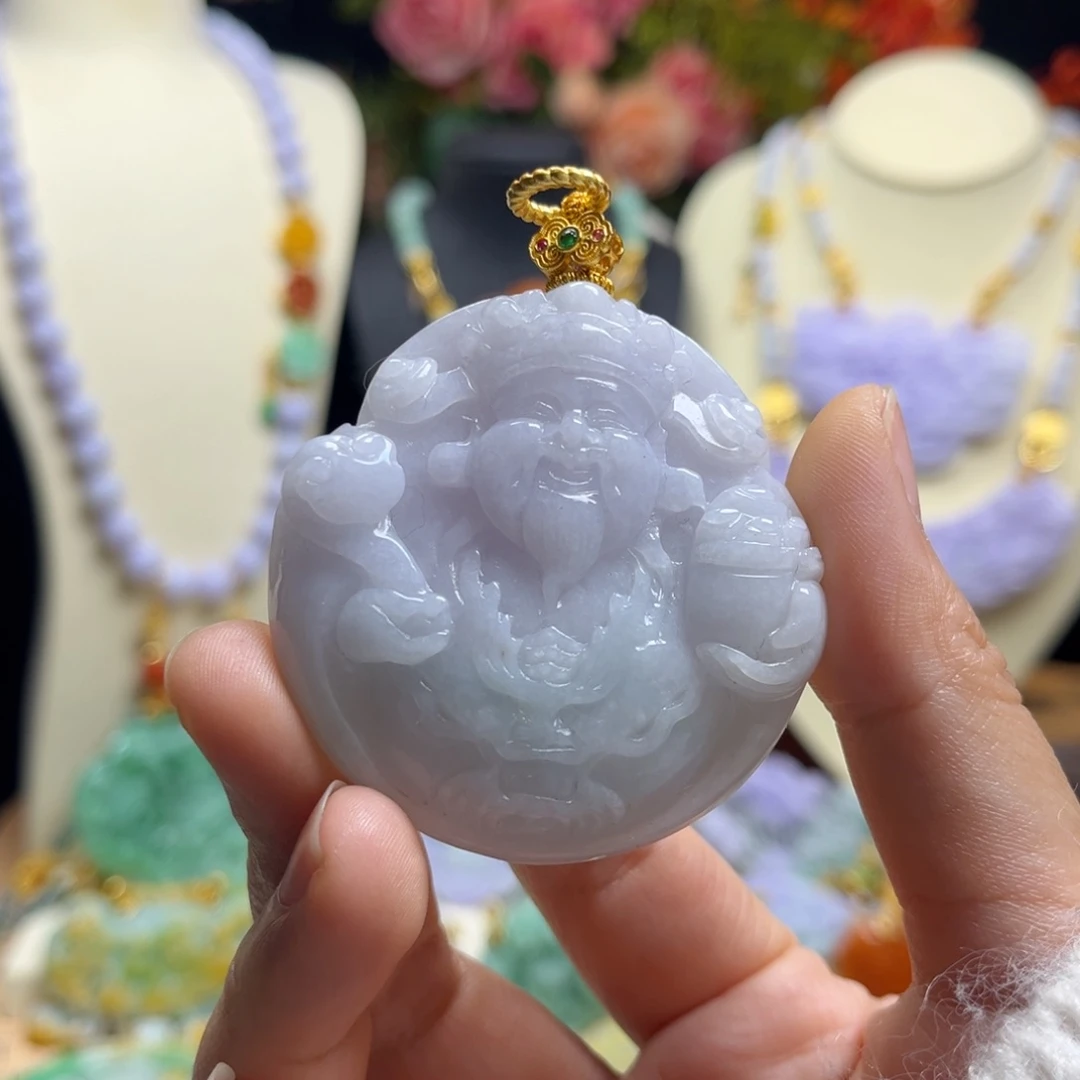 翡翠颈饰未镶嵌财神