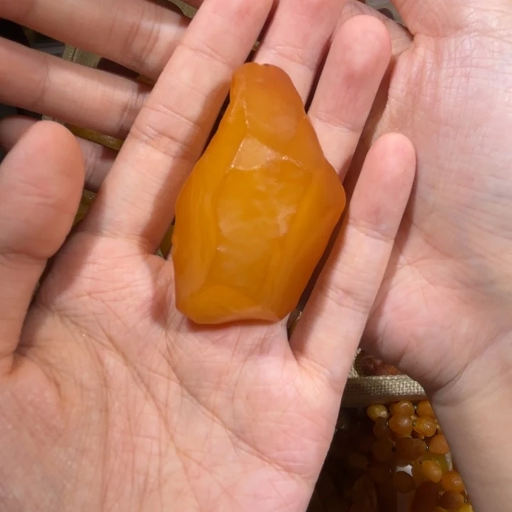 琥珀未镶嵌颈饰蜜蜡全皮吊坠