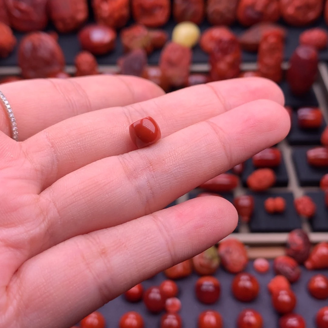 南红玛瑙未镶嵌川料原矿直切单珠7.5mm