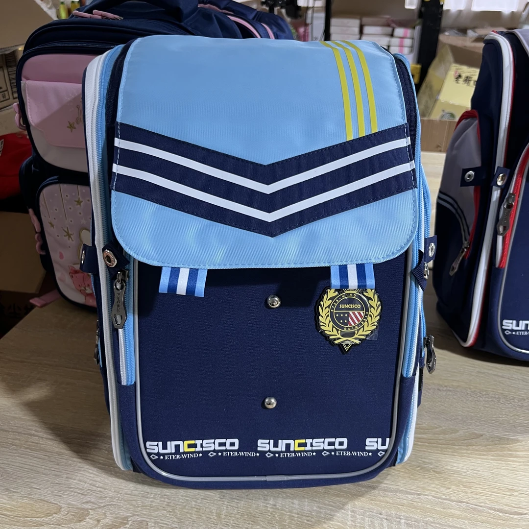 CF0154小学生减负护脊书包超轻超大容量适合1 - 6年级学生