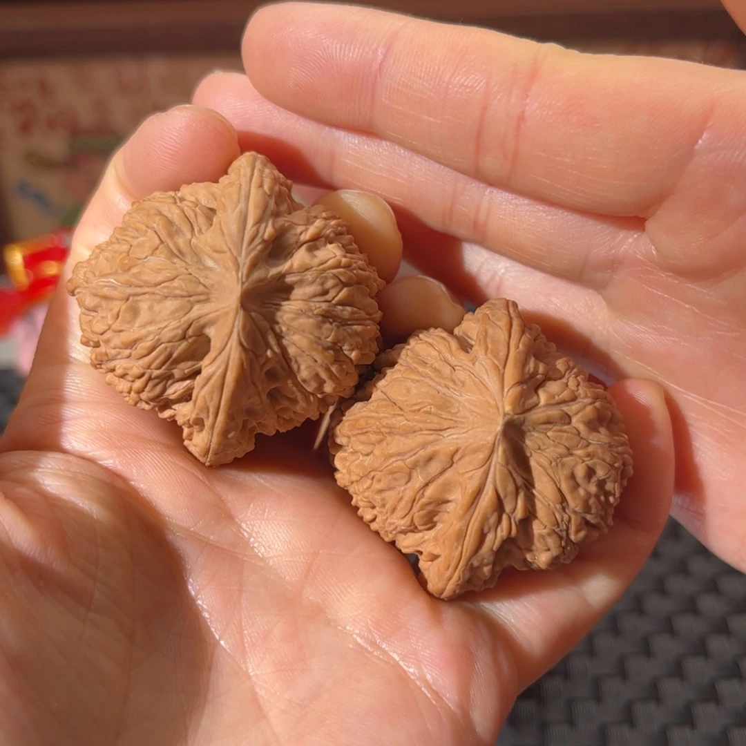 文玩核桃把件绣球41