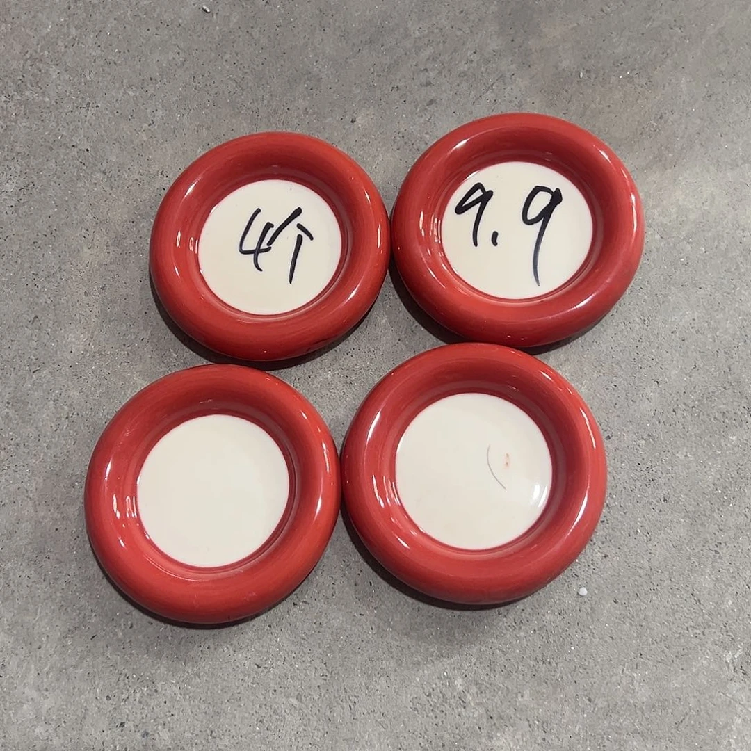 瓷红色米其林碟子4个