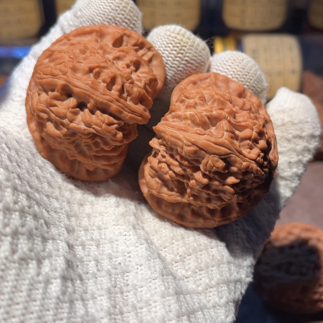 文玩核桃把件45三角球白