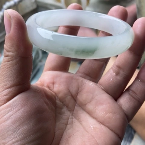 石英质玉手镯未镶嵌小****衫