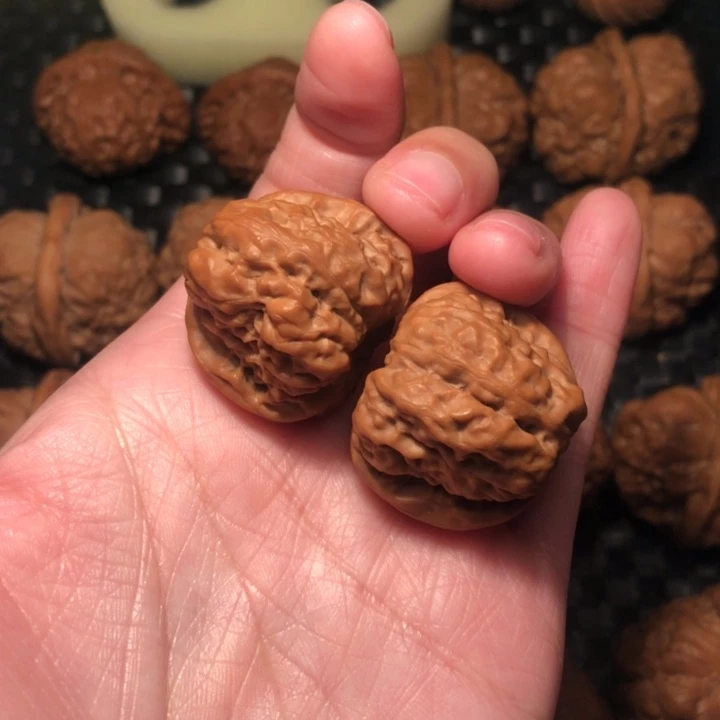 文玩核桃把件少*蛤蟆