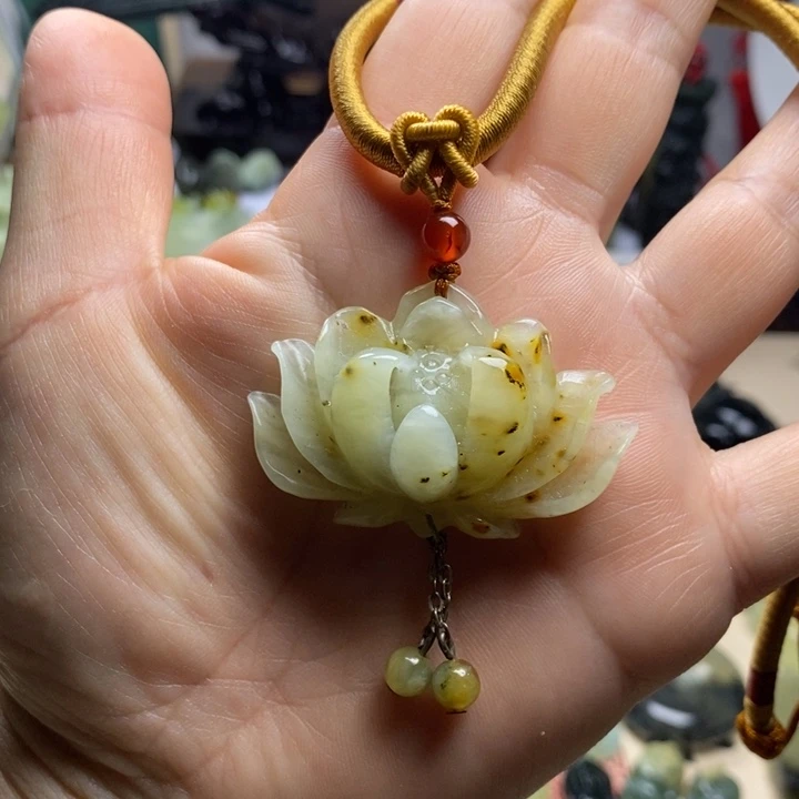 蛇纹石玉合金颈饰