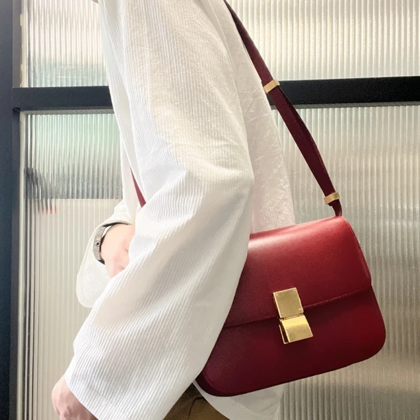 95新 Celine/思琳 【龙】44BJ04 红色box皮豆腐斜挎包