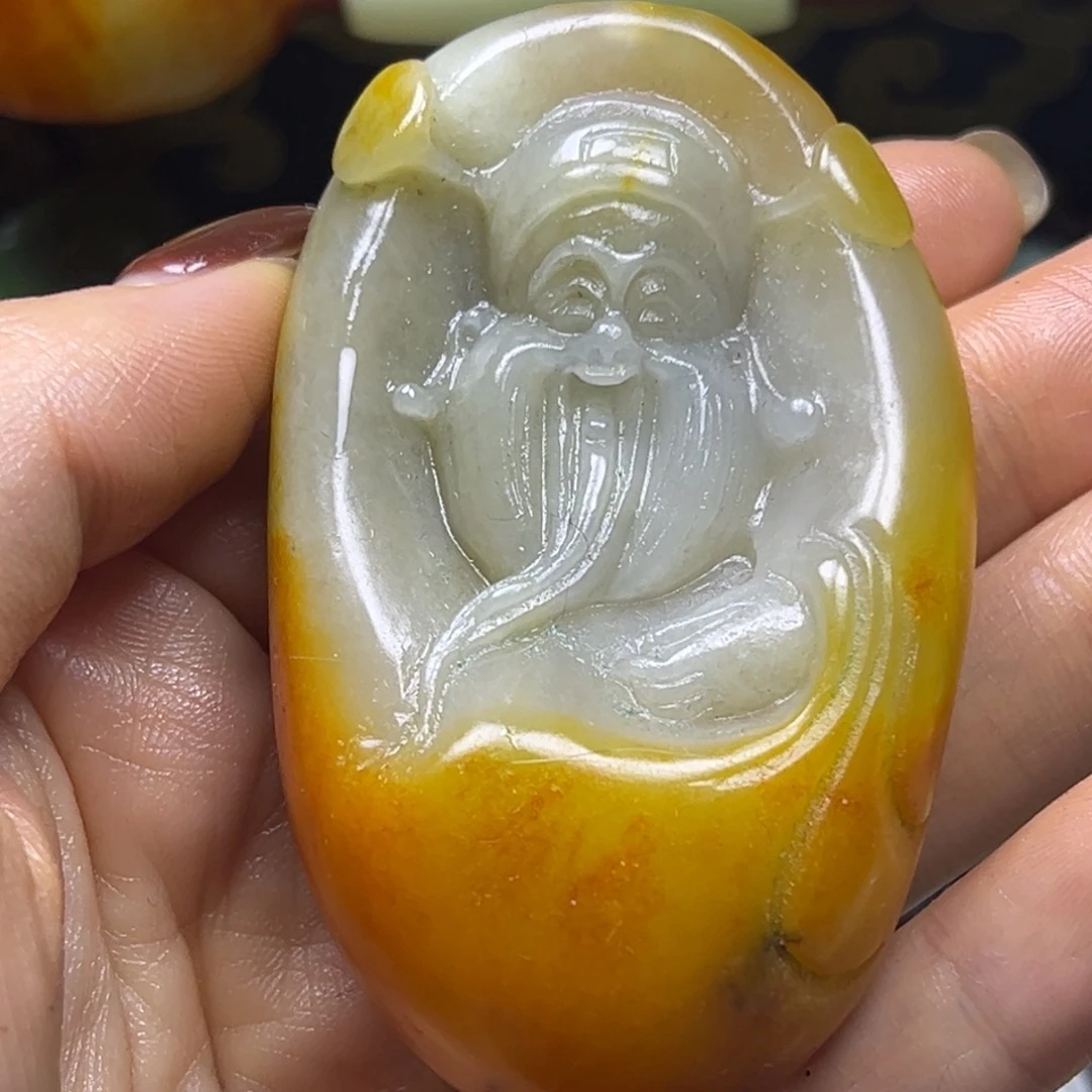 和田玉未镶嵌把件