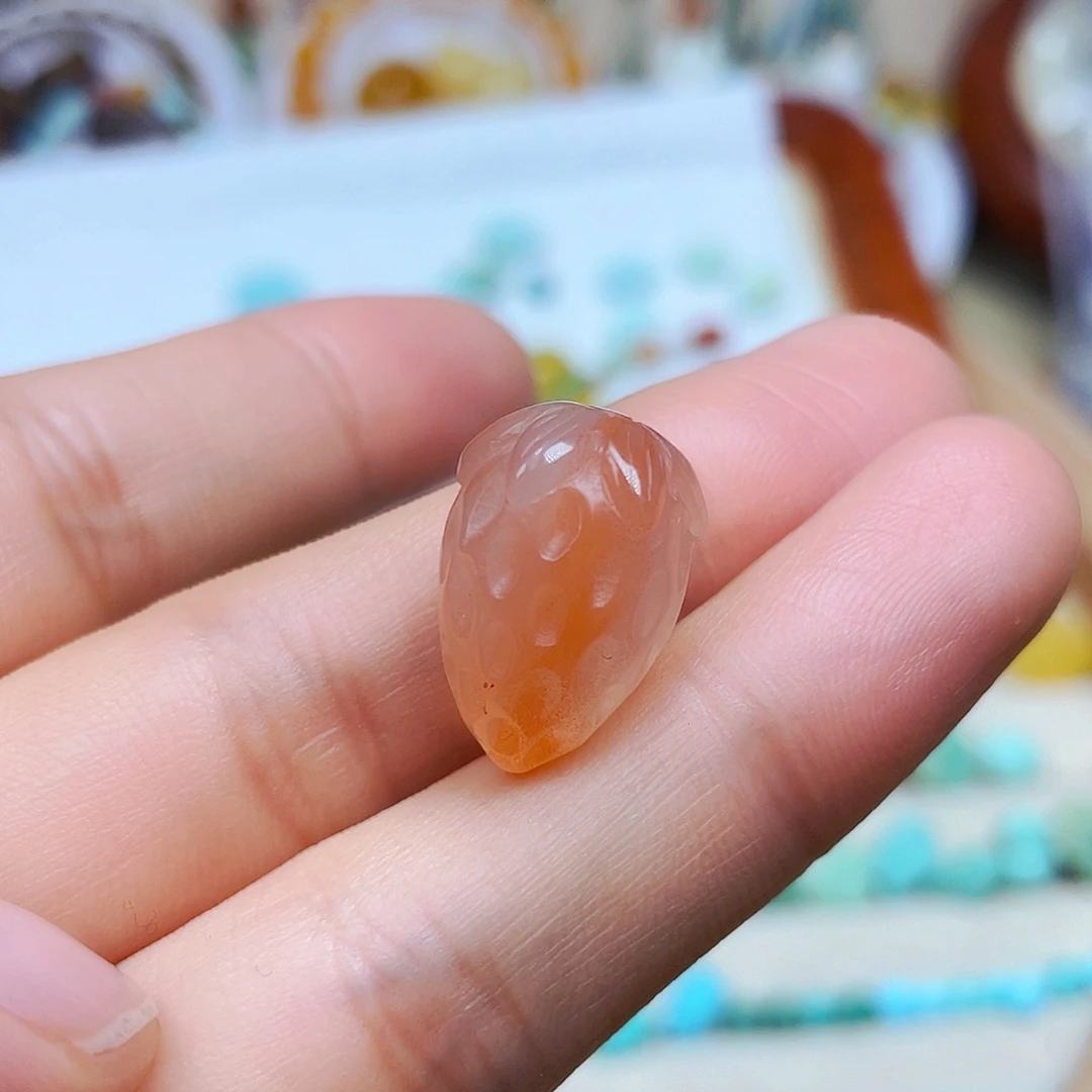 南红玛瑙未镶嵌挂件订制