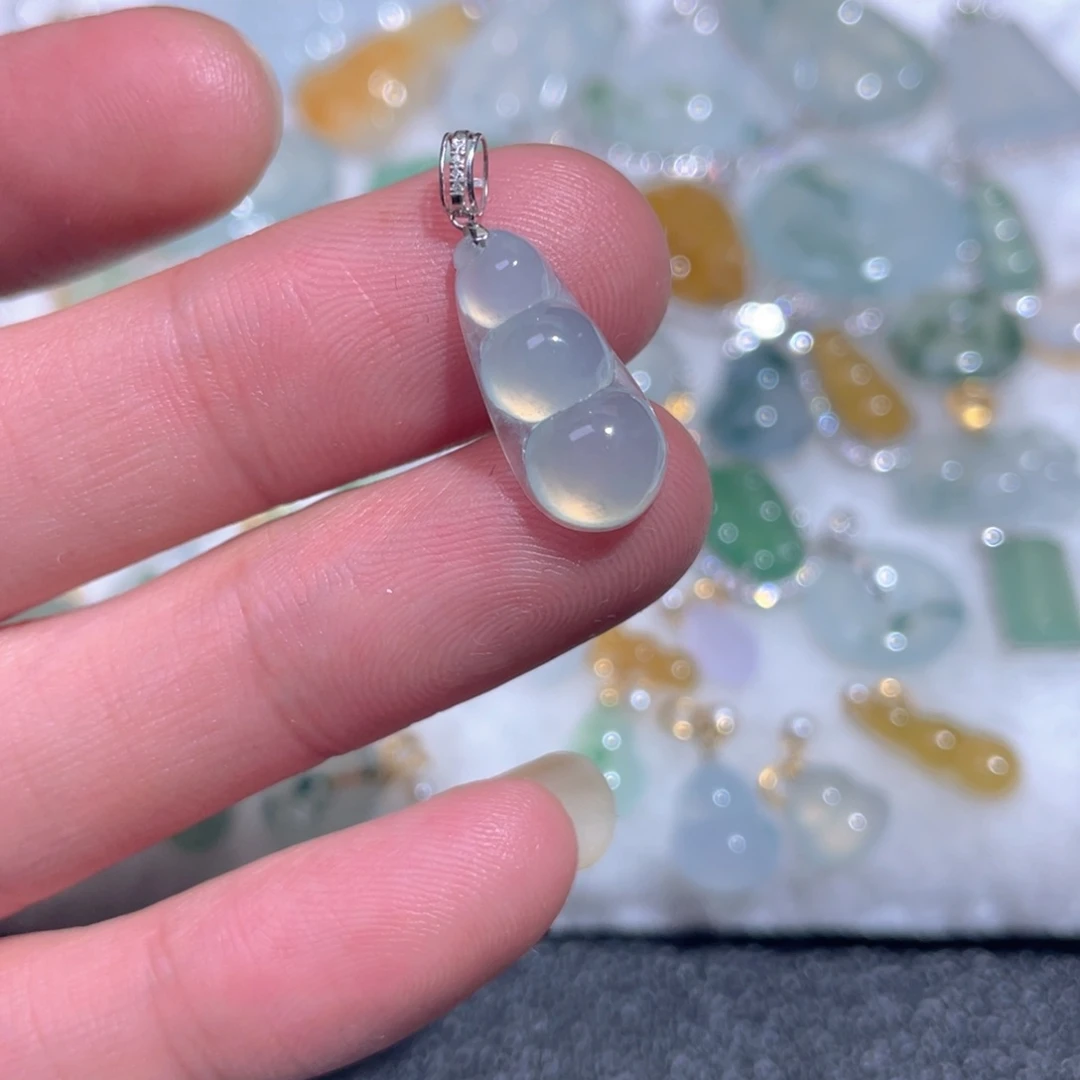 翡翠18K金镶嵌颈饰翡翠