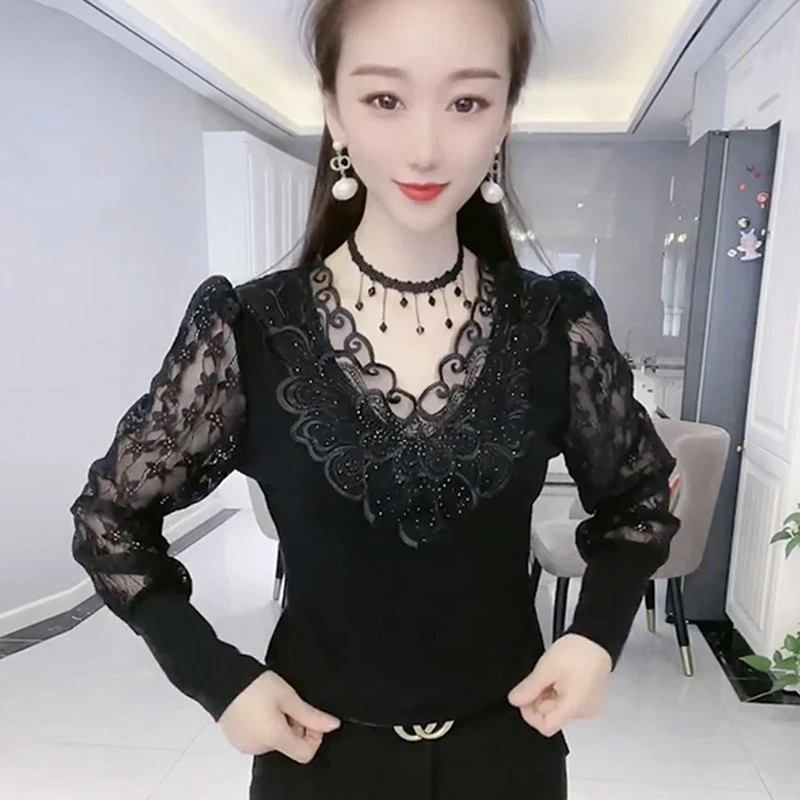 时尚V领蕾丝烫钻长袖打底衫大码遮肚减龄洋气小衫妈妈装修身显瘦