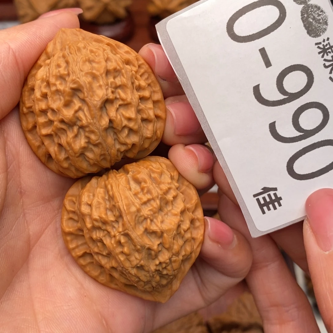 文玩核桃把件36金牛