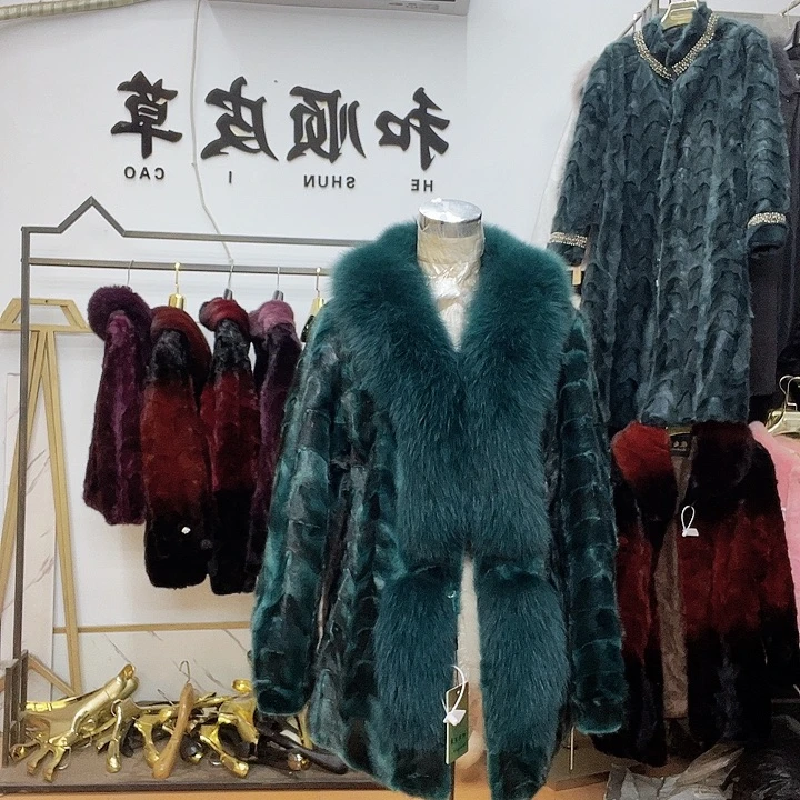 商场断码拼貂衣服